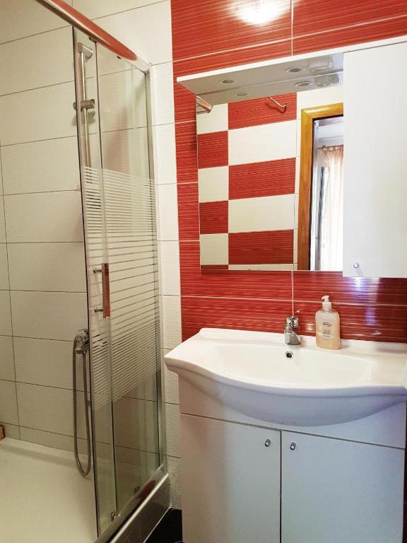 Apartments Kasalo Макарска Екстериор снимка